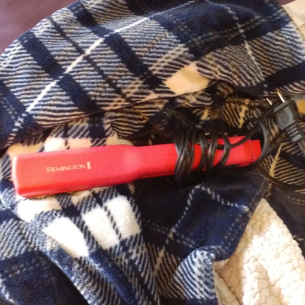 Remington hair straightener